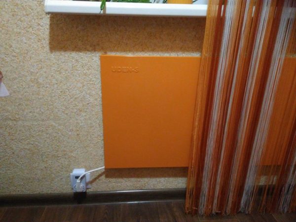 Цветной-обогреватель-Uden-S-в-интерьере